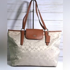 COACH ward Signature tote Great Condition